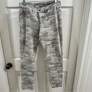 Gray by Saks Fifth Avenue camo skinny jeans, size 30